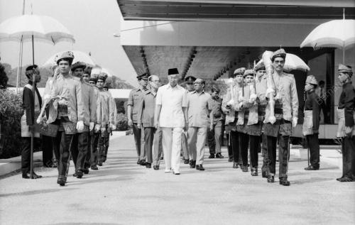 RAPTAI PEMBUKAAN PARLIMEN