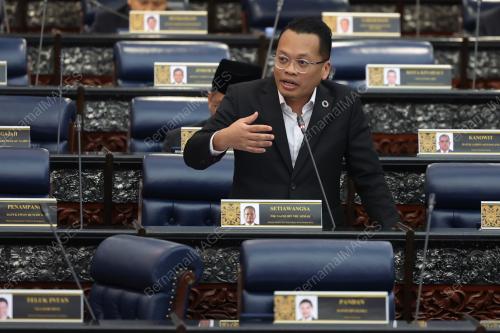 NIK NAZMI NIK AHMAD