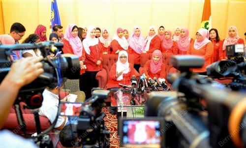 KL04_14042015_KETUA_PUTERI