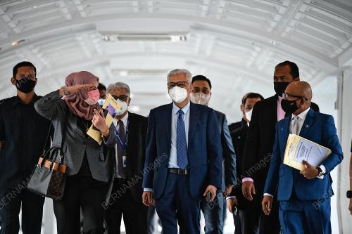 DATUK SERI ISMAIL SABRI YAAKOB