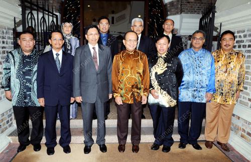 DATUK SERI DR RAIS YATIM