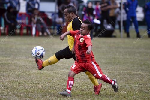 PERLAWANAN BOLASEPAK ORANG KERDIL