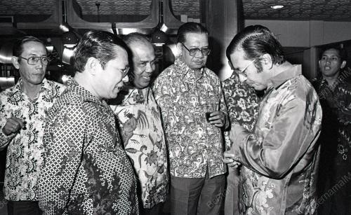 MAHATHIR MOHAMAD