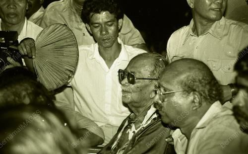 TUNKU ABDUL RAHMAN MESYUARATPERSETUJUAN PEMIMPIN