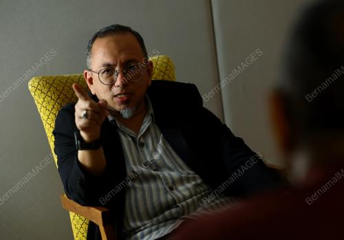 AHMAD MURIZ CHE ROSE