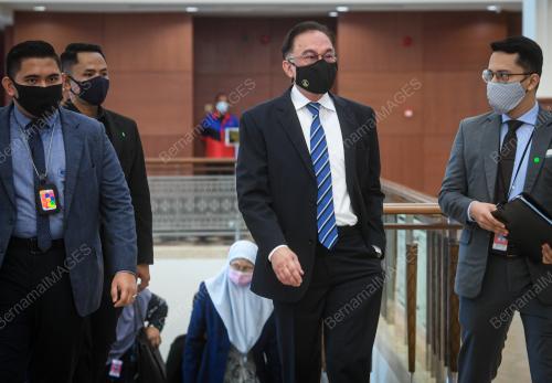 PERSIDANGAN PARLIMEN PENGGAL KETIGA