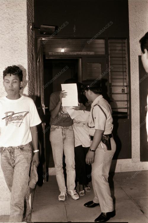 IBU BUDAK LELAKI MALANG