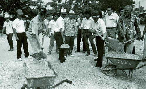 KL04_160690_GOTONG_ROYONG