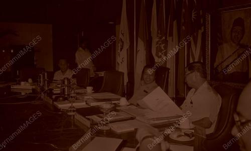 KL04_160690_MESYUARAT