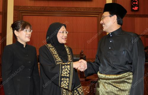 ANGKAT SUMPAH DEWAN NEGARA