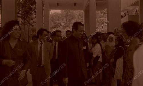 KL04_170390_MESYUARAT