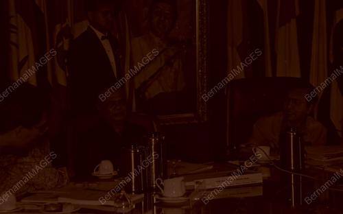 KL04_170690_MESYUARAT