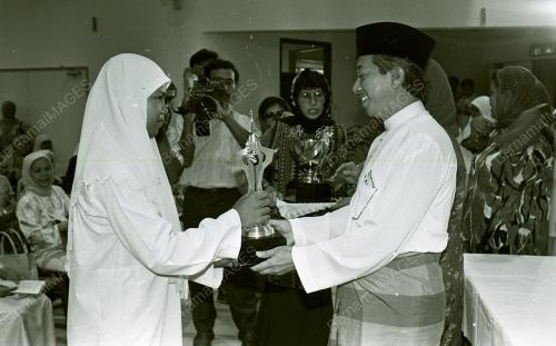 KL04_170690_PUTRI_ISLAM