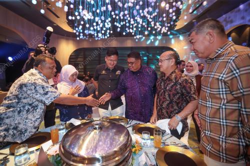DATUK SERI AB RAUF YUSOH