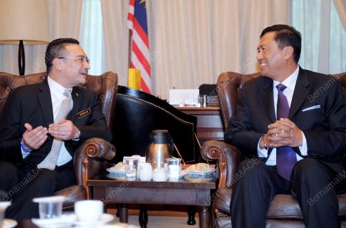 DATUK SERI HISHAMMUDDIN TUN HUSSEIN