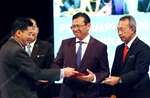 KL04_17112014_PERHIMPUNAN