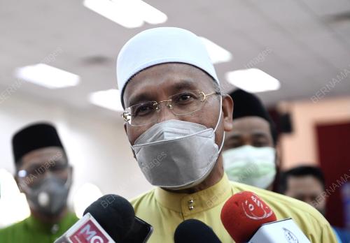 DATUK IDRIS AHMAD