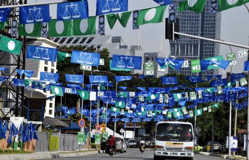 KL04_18042018_BENDERA