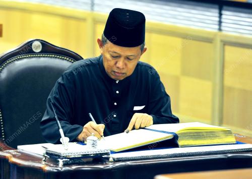 KL04_18052015_PARLIMEN