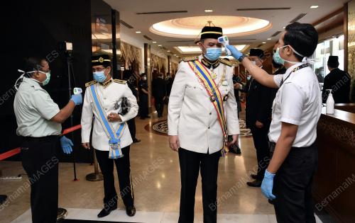 ISTIADAT PEMBUKAAN MESYUARAT PENGGAL KETIGA MAJLIS PARLIMEN KE-14
