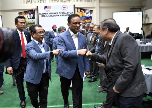 DATUK SERI REEZAL MERICAN NAINA MERICAN