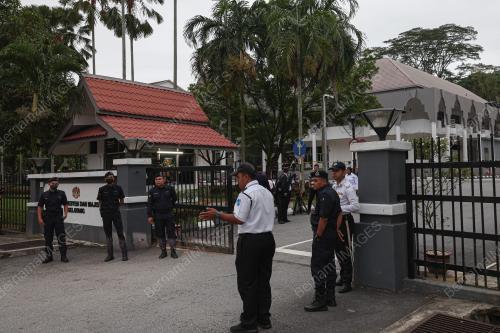 MAHKAMAH SELAYANG