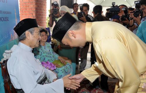 KL04_18082013_RAYA