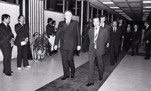 DISEMBER 1982