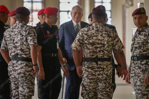 DATUK SERI NAJIB TUN RAZAK