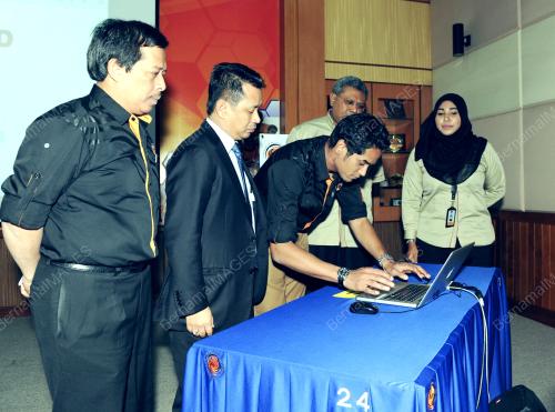 KL04_18112014_KHAIRY_ISN