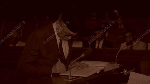 KL04_190390_SENATOR