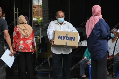 MAJLIS PENYAMPAIAN SUMBANGAN RAMADAN SEMPENA PROGRAM PRIHATIN YAYASAN TRC