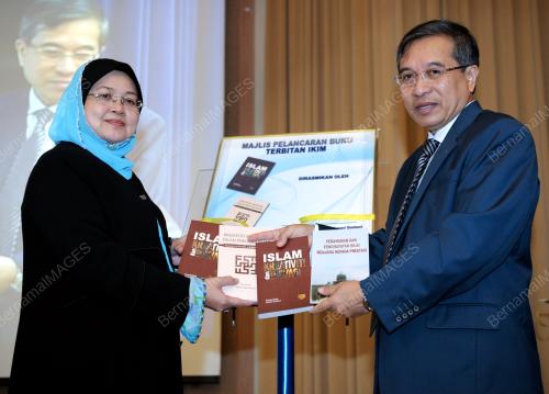 DATUK NIK MUSTAPHA NIK HASSAN