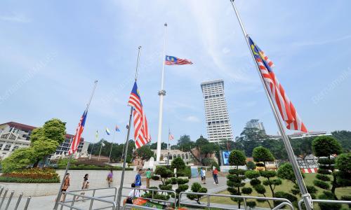 KL04_19072014_BENDERA