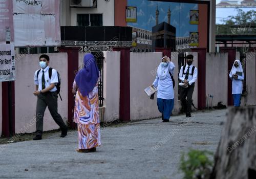 TINJAUAN PEMBUKAAN SEKOLAH