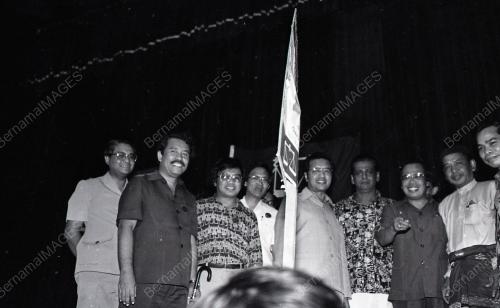 DR. MAHATHIR MOHAMAD