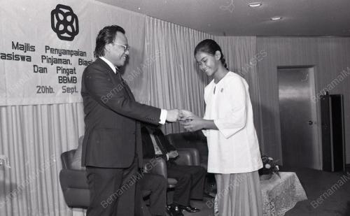 DR. NAWAWI MAT AWIN