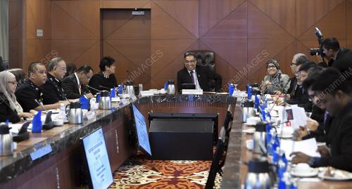 KL04_20112017_MESYUARAT