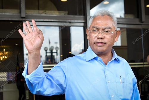 TAN SRI NOH OMAR