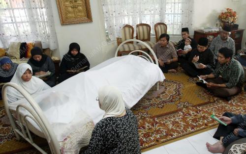 DR RAIS YATIM
