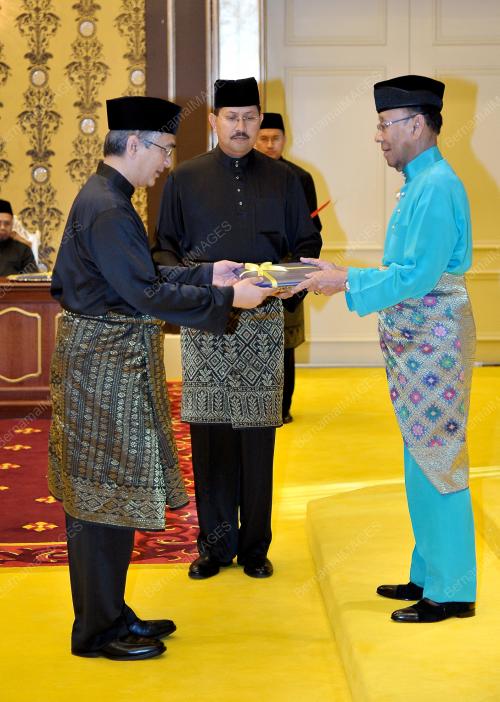 KL04_21092012_AGONG