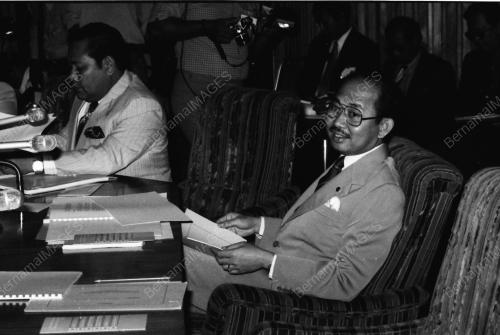 SIDANG AKHBAR MAJLIS PELANCARAN HADIAH PUISI