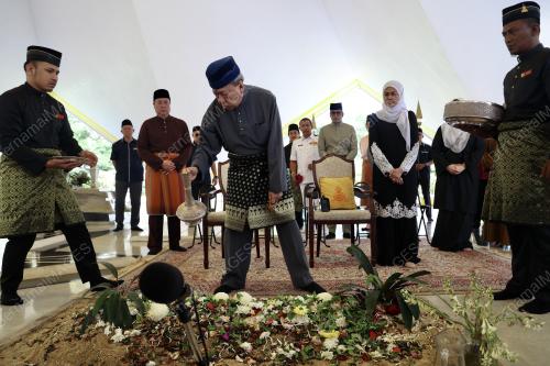 SULTAN SELANGOR SULTAN SHARAFUDDIN IDRIS SHAH