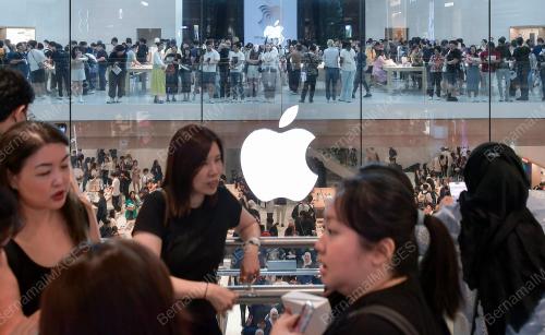 FIRST APPLE AT TRX MALL