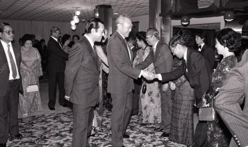 DR. MAHATHIR MOHAMAD