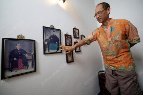 DR DAVID NEO