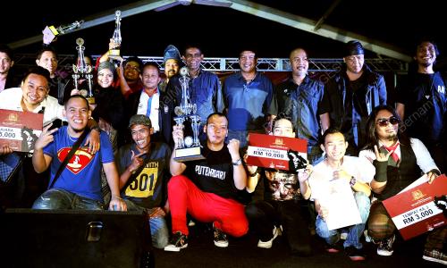 KL04_22122013_RAJA_BAND