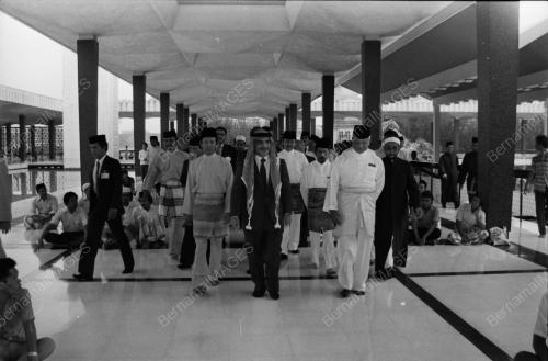 KL04_23012015_RAJA_SOLAT