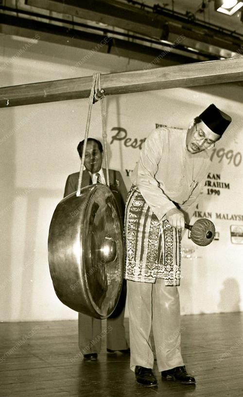 KL04_230390_PANTUN