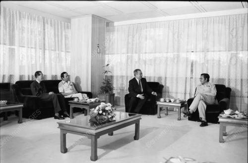 DR MAHATHIR MOHAMAD